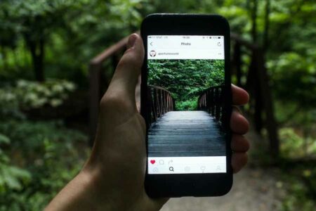 Mengamankan Akun IG, Dari Mengganti Password hingga Cek Instagram Login Activity Ilustrasi instagram, salah satu platform media sosial yang paling populer di dunia (foto: Jeremy Levin, pexels)