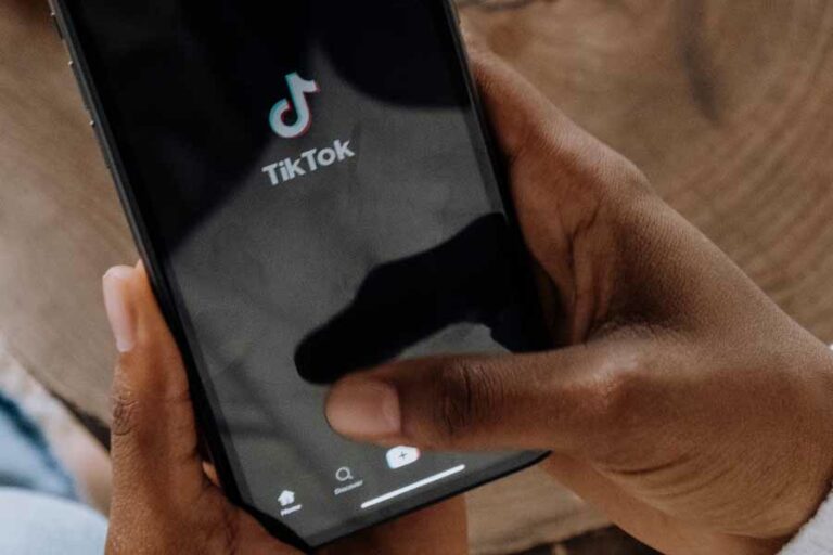 Pemerintah Terus Pantau Progres Migrasi TikTok Shop ke Tokopedia Ilustrasi TikTok, platform media sosial (foto: cottonbro studio, pexels)