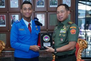 Panglima TNI Berikan Motivasi pada Siswa SMA Taruna Nusantara di Rumah Dinas