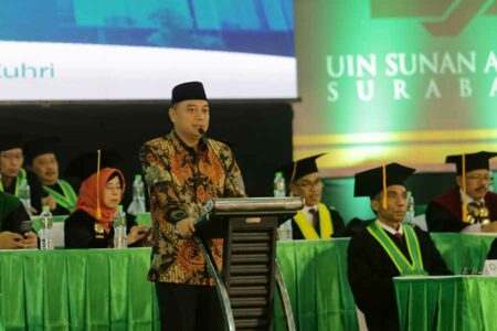 Wali Kota Surabaya Eri Cahyadi Hadiri Pengukuhan Guru Besar Teologi Islam Kontemporer UINSA Wali Kota Surabaya, Eri Cahyadi