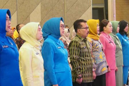 Peringatan Hari Ibu ke-95, Asisten I Sekdaprov Jatim Ajak Perempuan untuk Terus Berkarya