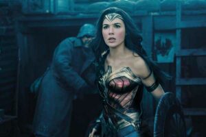Sinopsis Wonder Woman (2017): Film Ikonik DCEU, Tonggak Sukses Hero Perempuan dan Patty Jenkins Gal Gadot dalam Wonder Woman (2017) (foto: Dok Warner Bros. Entertainment Inc. and Ratpac-Dune Entertainment LLC)