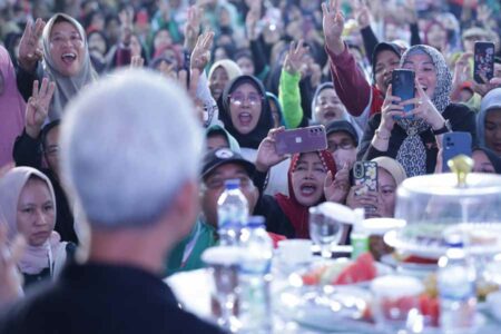 Ganjar Pranowo saat menghadiri silaturahmi bersama Tokoh Agama dan Tokoh Masyarakat Sulawesi Tenggara.