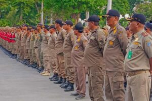 Anggota Satpol PP Surabaya