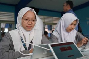 Kemenag Salurkan Bantuan ke 381 Madrasah di Daerah Tertinggal dan Perbatasan Proses pembelajaran siswa madrasah (foto: Dok Kemenag)