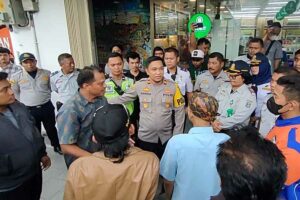 Sosialiasi parkir via QRIS di Jalan Tunjungan Surabaya