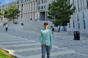 Muhammad Bintang Faalih Hardy, mahasiswa Fakultas Vokasi (FV), UNAIR yang berhasil meraih beasiswa IISMA di City of Glasgow College, United Kingdom