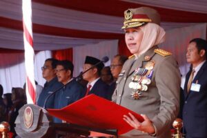 Gubernur Khofifah Pimpin Apel Menyongsong Bulan Keselamatan dan Kesehatan Kerja 2024 Gubernur Jawa Timur, Khofifah Indar Parawansa