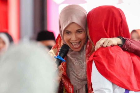 Kunjungi Ponpes SMB II Palembang, Atikoh Ganjar Bagikan Motivasi untuk Santri agar Jadi Entrepreneur