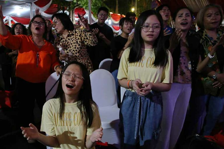 Perayaan Natal di Halaman Balai Kota Surabaya pada Kamis (11/1/2024) malam.