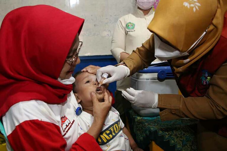 Imunisasi Polio Dimulai di Surabaya, Dinkes Targetkan Tuntas Sehari