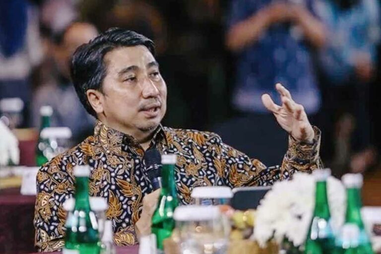 Kisah Solikin M Juhro, Alumnus FEB UNAIR yang Resmi Menjadi Asisten Gubernur BI Dr Solikin M Juhro SE MAE MA, Asisten Gubernur Bank Indonesia (foto: Dok Unair)