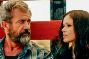 Selain sarat adegan aksi dan kekerasan, Blood Father (2016) juga banyak diwarnai interaksi ayah dan anak yang diperankan Mel Gibson dan Erin Moriarty