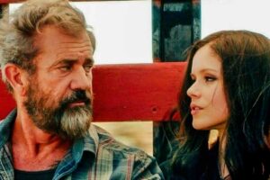 Sinopsis Blood Father (2016), Petualangan Mel Gibson Menjaga Anak Perempuannya di Gurun Mojave Selain sarat adegan aksi dan kekerasan, Blood Father (2016) juga banyak diwarnai interaksi ayah dan anak yang diperankan Mel Gibson dan Erin Moriarty