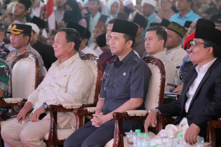 Emil Dardak Dampingi Menhan Prabowo Resmikan Program Eksplorasi Air Bersih se-Madura