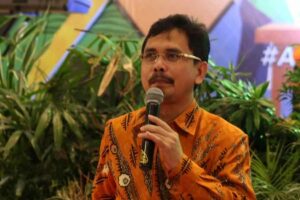 Beasiswa Kuliah yang Bisa Kamu Kejar, Ini Penjelasan Direktur Kemahasiswaan Unair Direktur Kemahasiswaan UNAIR, Prof Dr M Hadi Shubhan, SH, MH, CN