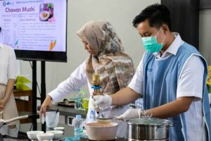 Demo masak MP-ASI yang cocok untuk anak usia dini (foto: Dok Humas Undip)