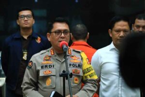 Bareskrim Polri Tangkap DPO Kasus Investasi Bodong Robot Trading Viral Blast Kabag Penum Divisi Humas Polri Kombes Pol. Erdi A Chaniago