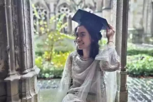 Annida Aqilla Putri, alumnus Fakultas Hukum UNAIR