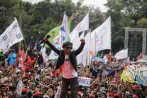 Slank Bikin Panas Hajatan Rakyat Ganjar Pranowo di Bandung Slank dalam acara Hajatan Rakyat Ganjar di Lapangan Tegallega Bandung, Minggu (21/1/2024)
