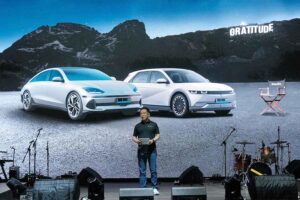 President Director Hyundai Motors Indonesia, Woojune Cha, saat berbicara di acara Standing Ovation to You, sebuah acara Media Gathering 2024 with Hyundai