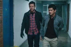 Sinopsis Mile 22 (2018), Film Aksi yang Mempertemukan Mark Wahlberg dan Iko Uwais Mark Wahlberg dan Iko Uwais dalam sebuah adegan di film Mile 22 (2018)