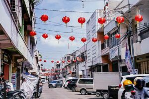 Sejumlah lampion dipasang untuk memeriahkan beberapa kawasan di Semarang (foto: Dok Humas Kota Semarang)
