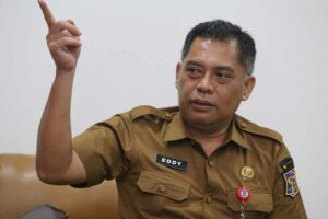 Kepala Dispendukcapil Surabaya Eddy Christijanto