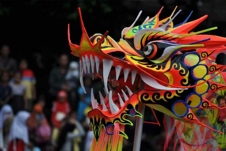 Menteri Agama Yaqut Cholil Qoumas Ucapkan Selamat Tahun Baru Imlek 2575 Khongzili Ilustrasi suasana Imlek di Indonesia (foto: Donny Haryadi, unsplash)