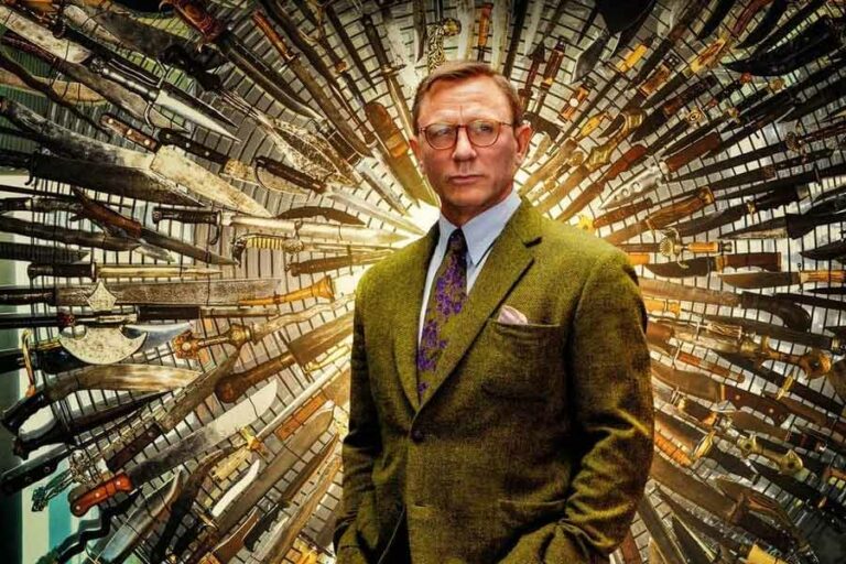 Daniel Craig dalam Knives Out (2019)