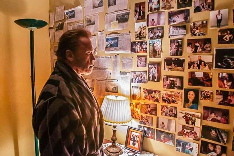 Arnold Schwarzenegger dalam sebuah adegan di film Aftermath (2017)