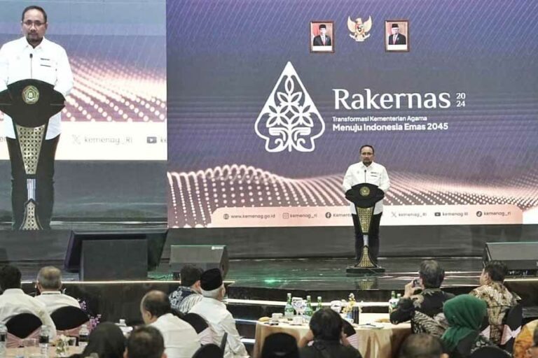 Menag Yaqut Cholil Qoumas saat membuka Rakernas Kemenag 2024 di Semarang (foto: Dok Kemenag)