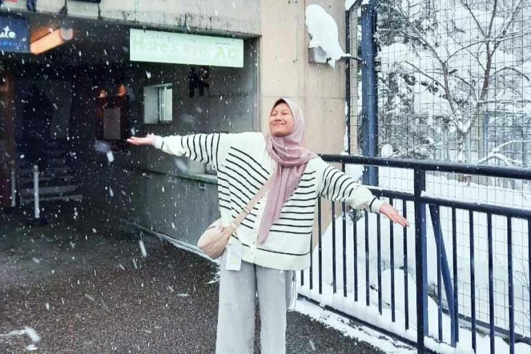 Hadapi Tantangan Budaya, Ini Kisah Seru Mahasiswa Unair Saat Magang di Jepang Shalsa Dellia Ridoewan