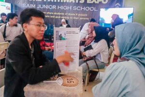 Ketika Siswa SMP SAIM Surabaya Kisahkan Impiannya di Future Pathways Expo 2024 Sekolah Alam Insan Mulia