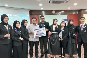 Mahasiswa UNAIR Cetak Prestasi di Ajang IYEN 2024 di Malaysia dengan Inovasi Hi-Health