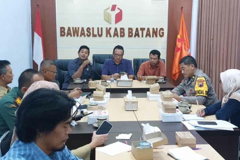 Tim Bawaslu Batang (foto: Dok Diskominfo Kab Batang)