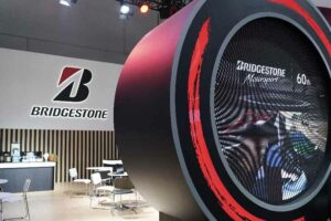 Karya seni persembahan Bridgestone Indonesia, Master the Art of Ultra Performance.