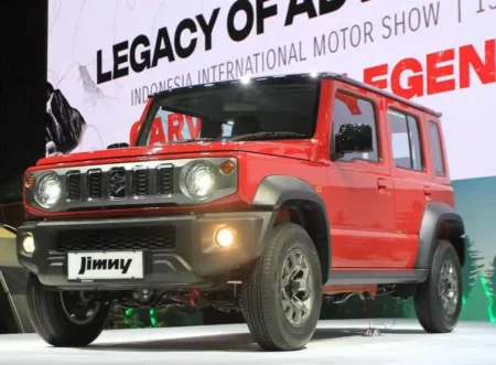 Mobil SUV Legendaris Suzuki Jimny 5-Door Resmi Diluncurkan di Indonesia Produk SUV legendaris, Suzuki Jimny 5-door, saat dipamerkan di Indonesia International Motor Show (IIMS) 2024 yang digelar di JIExpo Kemayoran, Jakarta.