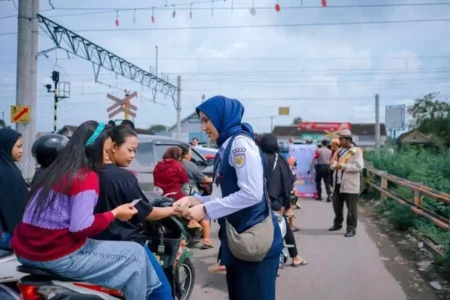 KAI Commuter Gencar Sosialisasi Keselamatan di Perlintasan Sebidang