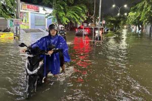 Kota Semarang Terendam Banjir Akibat Cuaca Ekstrem