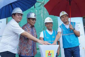 PLN Sambung Listrik 230 Pelanggan di Jakarta untuk Peningkatan Layanan