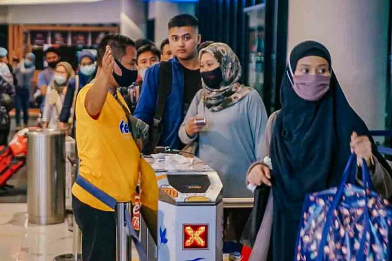 Cuaca Ekstrem, ASDP Tingkatkan Kewaspadaan di Lintasan Merak-Bakauheni