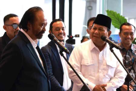 Berkunjung ke Markas NasDem, Prabowo Terima Ucapan Selamat dari Surya Paloh