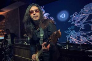 Solois Abih RV, Gitaris Asal Malang, Rilis Album Perdana First Vault