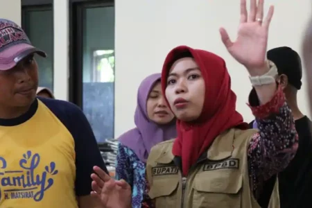 Bupati Demak Eisti’anah