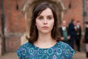 Biografi Felicity Jones, Jebolan Oxford yang Tampil Memikat di Film Star Wars Felicity Jones dalam sebuah adegan di film The Theory of Everything (2014)