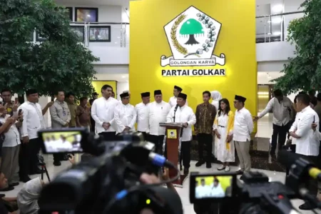 Prabowo Subianto saat memberikan sambutan dalam acara Nuzulul Qur’an dan Buka Puasa bersama Partai Golkar di DPP Golkar, Jakarta