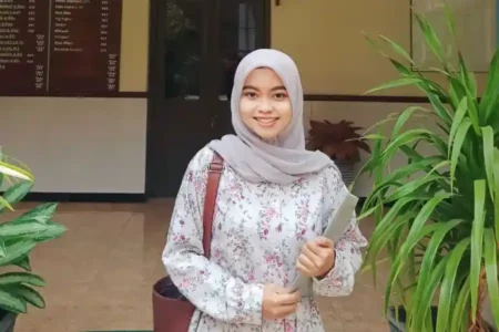 Satila Zalianty Zen mahasiswa Prodi Kebidanan Fakultas Kedokteran Universitas Airlangga
