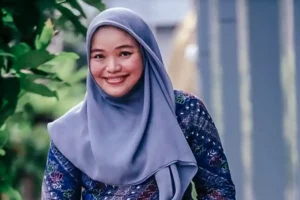 Tips Bijak Mengelola Tunjangan Hari Raya Menurut Akademisi Ekonomi Unair Nur Aini Hidayati SE MSi PhD