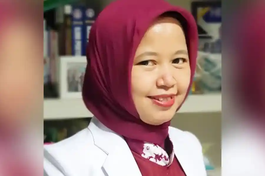 Dokter Spesialis Penyakit Dalam Endokrin-Metabolik-Diabetes dari Universitas Airlangga (Unair), Dr. Hermina Novida
